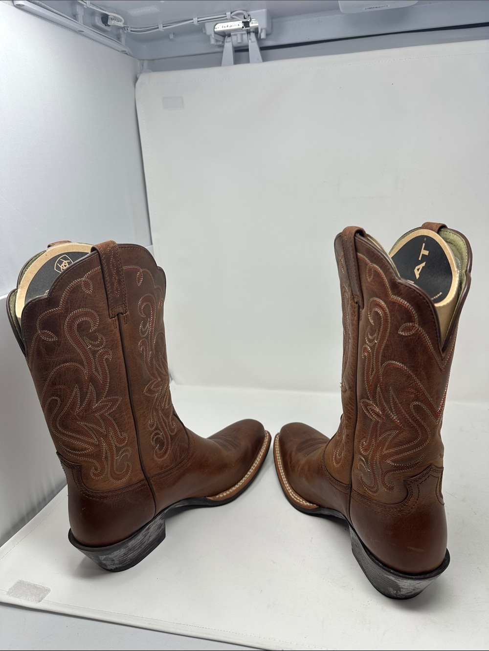 Ariat boots Size 8B - Picture 5 of 9